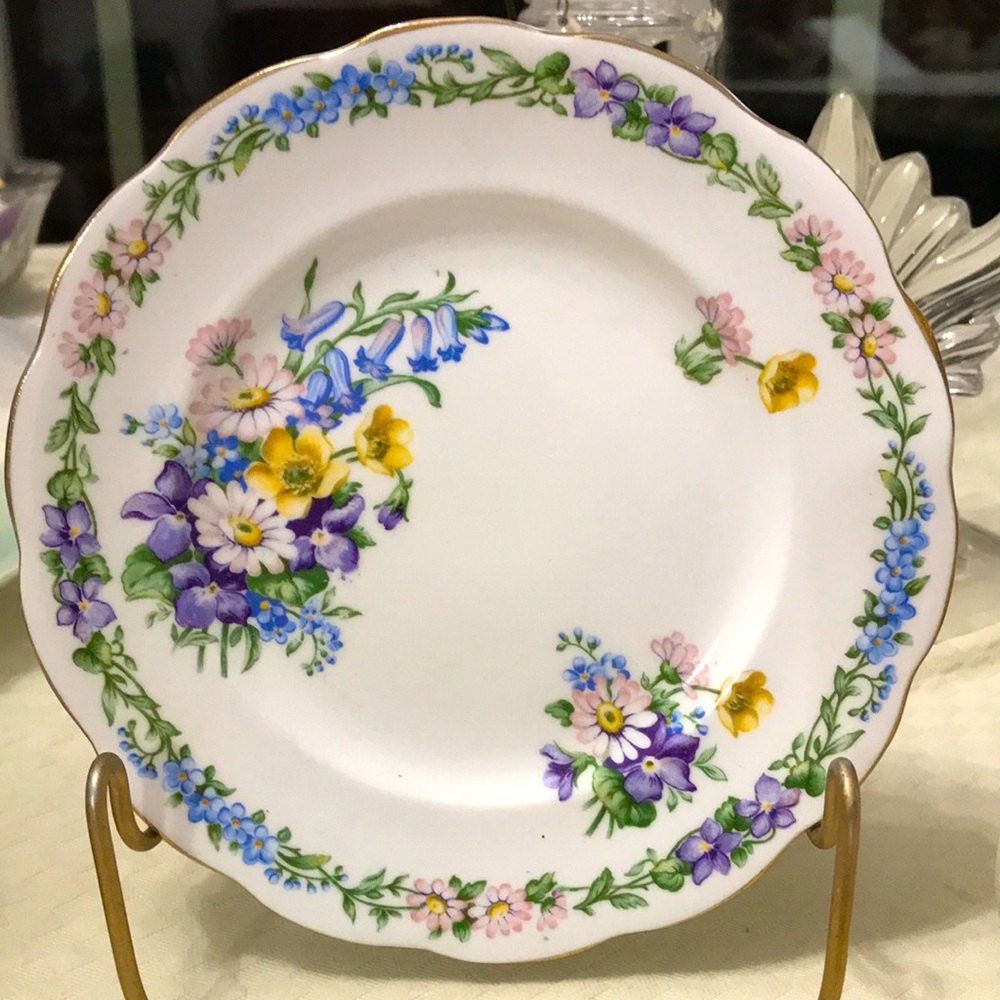Roslyn, Garland fine bone China.